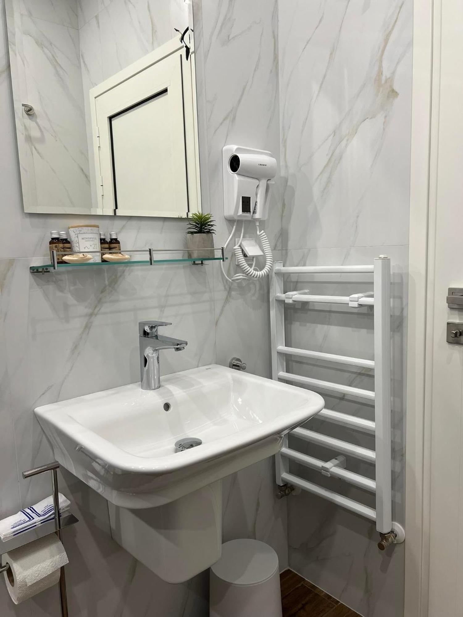 Хотел Vip Apart House Плевна Экстерьер фото