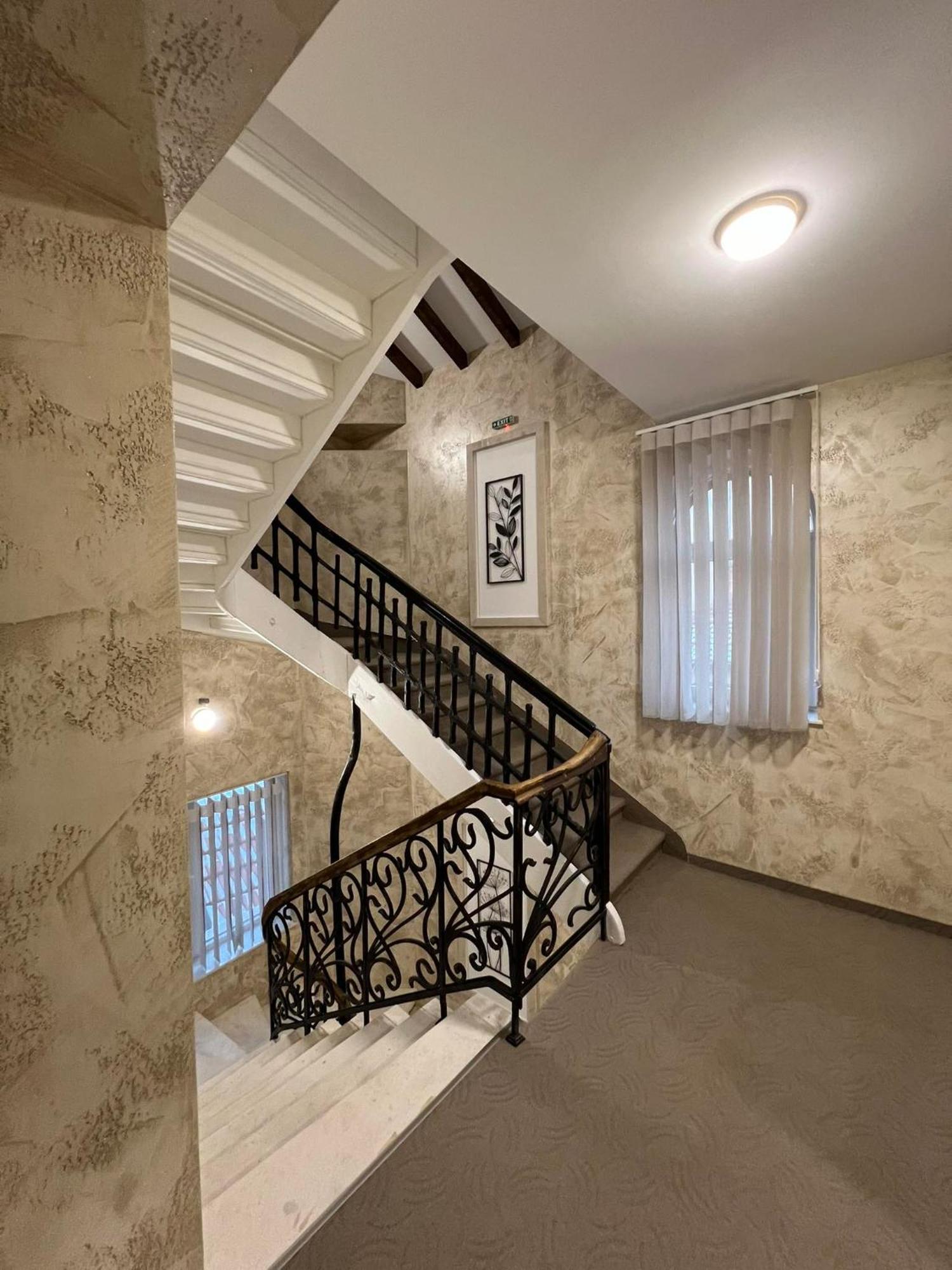 Хотел Vip Apart House Плевна Экстерьер фото