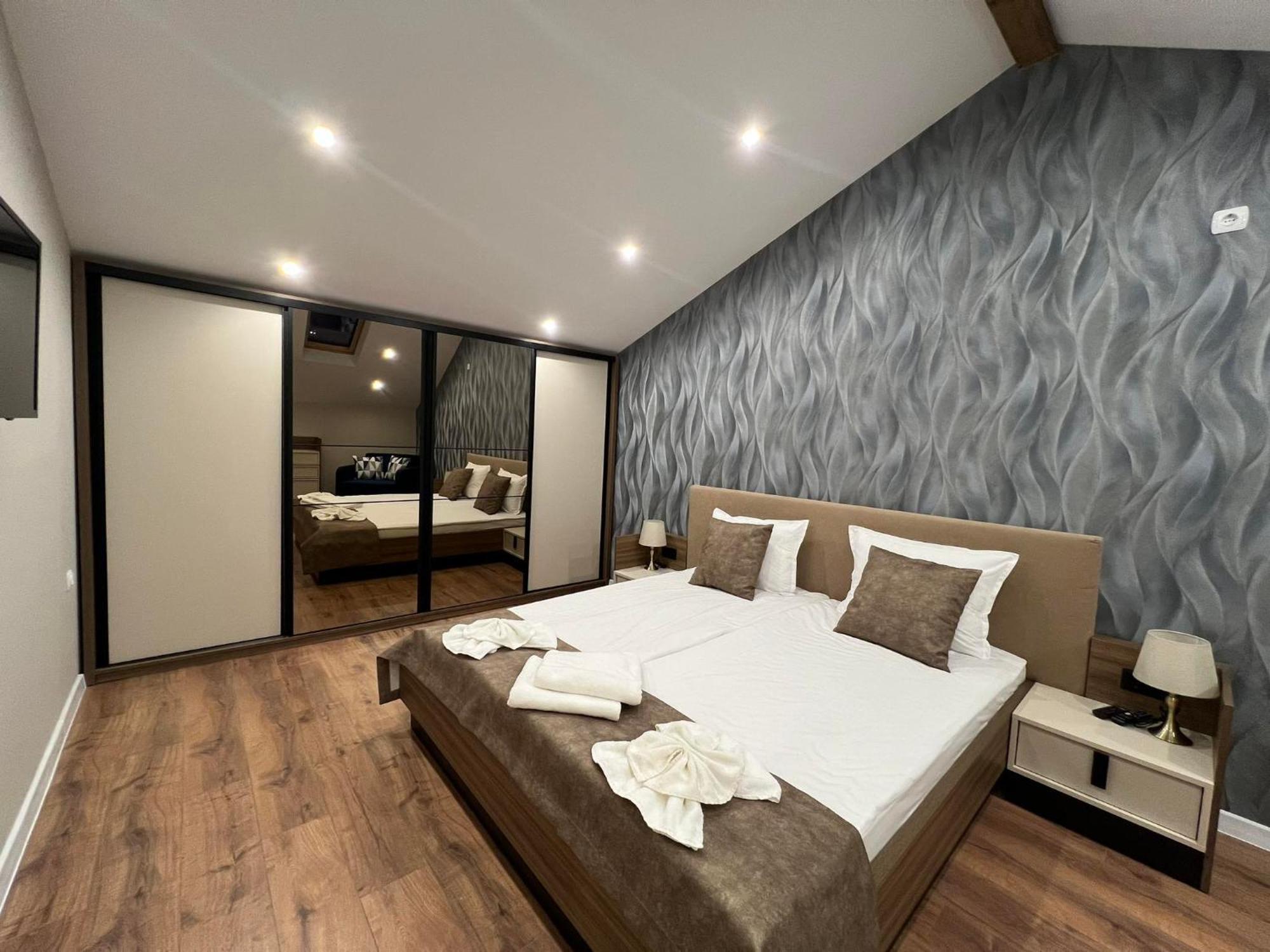 Хотел Vip Apart House Плевна Экстерьер фото