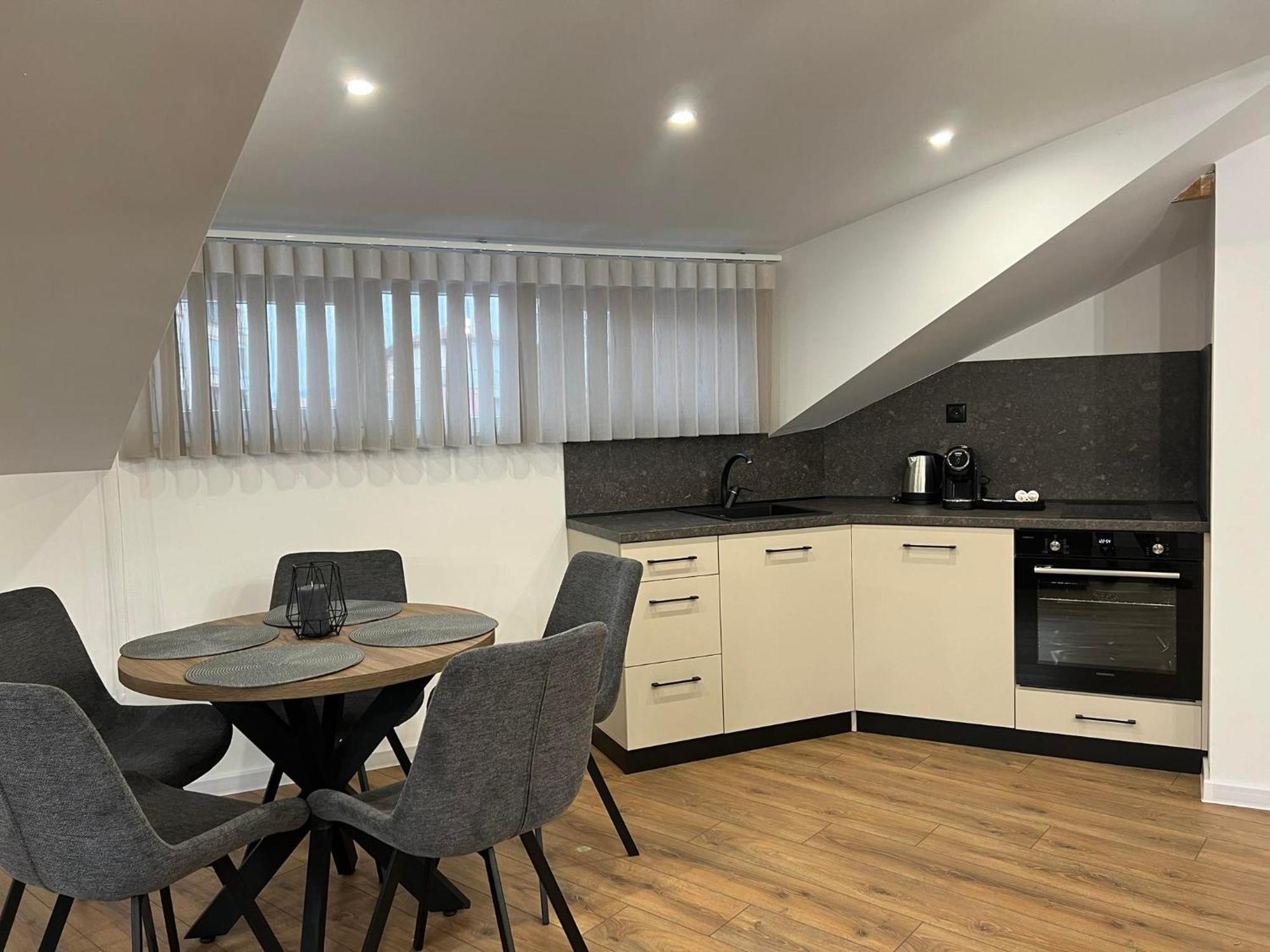 Хотел Vip Apart House Плевна Экстерьер фото